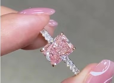 2.26ct Anello di fidanzamento in diamante rosa di laboratorio 18 carati Anello nuziale in oro bianco