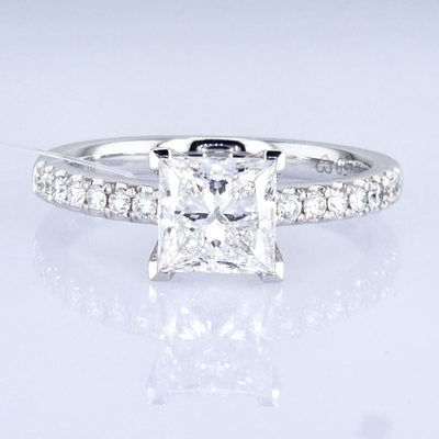 18k 1.5ct+ Princess Design Ring Stile giornaliero Princess Shape Bianco Anello Diamante Sintetico